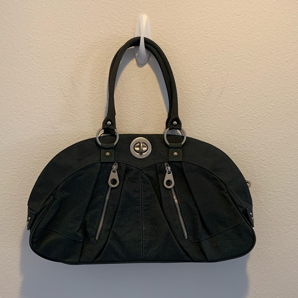Baggallini Womens Gray Bag. Inside is Barbie Pink! Very roomy&clean.